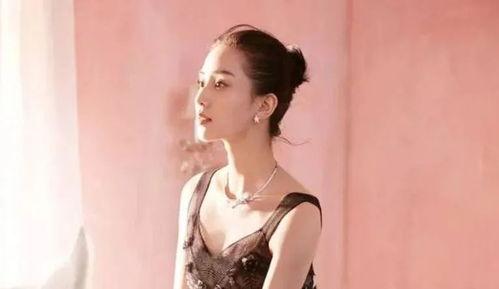 女明星爆料最新绯闻图片,女明星绯闻图片引发热议